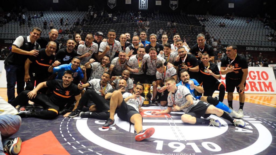 É CAMPEÃO: CORINTHIANS FUTSAL FATURA O TÍTULO DO CAMPEONATO